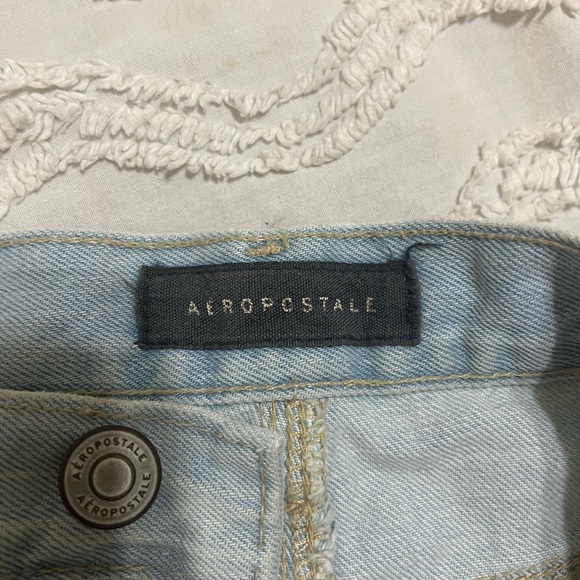Aeropostale Light Wash Jean Shorts. - Picture 3 of 3